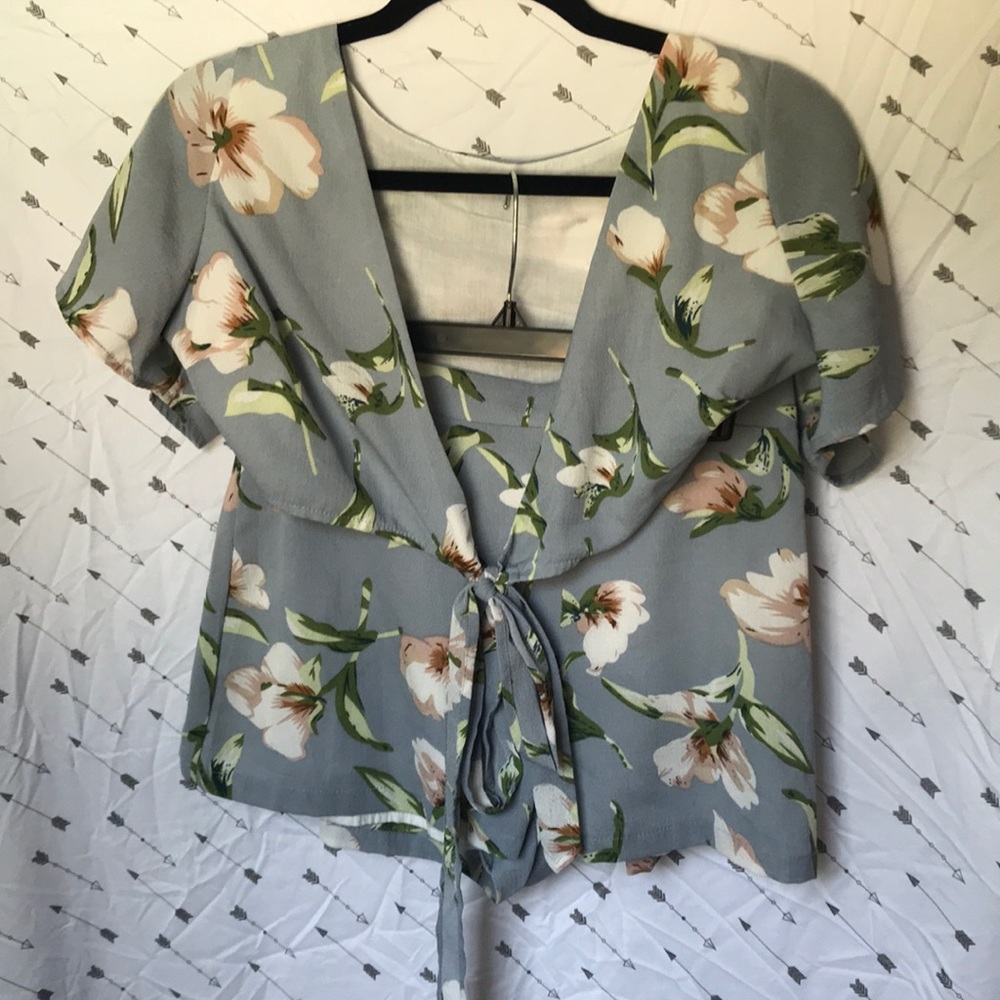 Two Piece Crop Shorts Outfit Size M